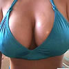 I want a HOT playmate to make my pussy squirt!